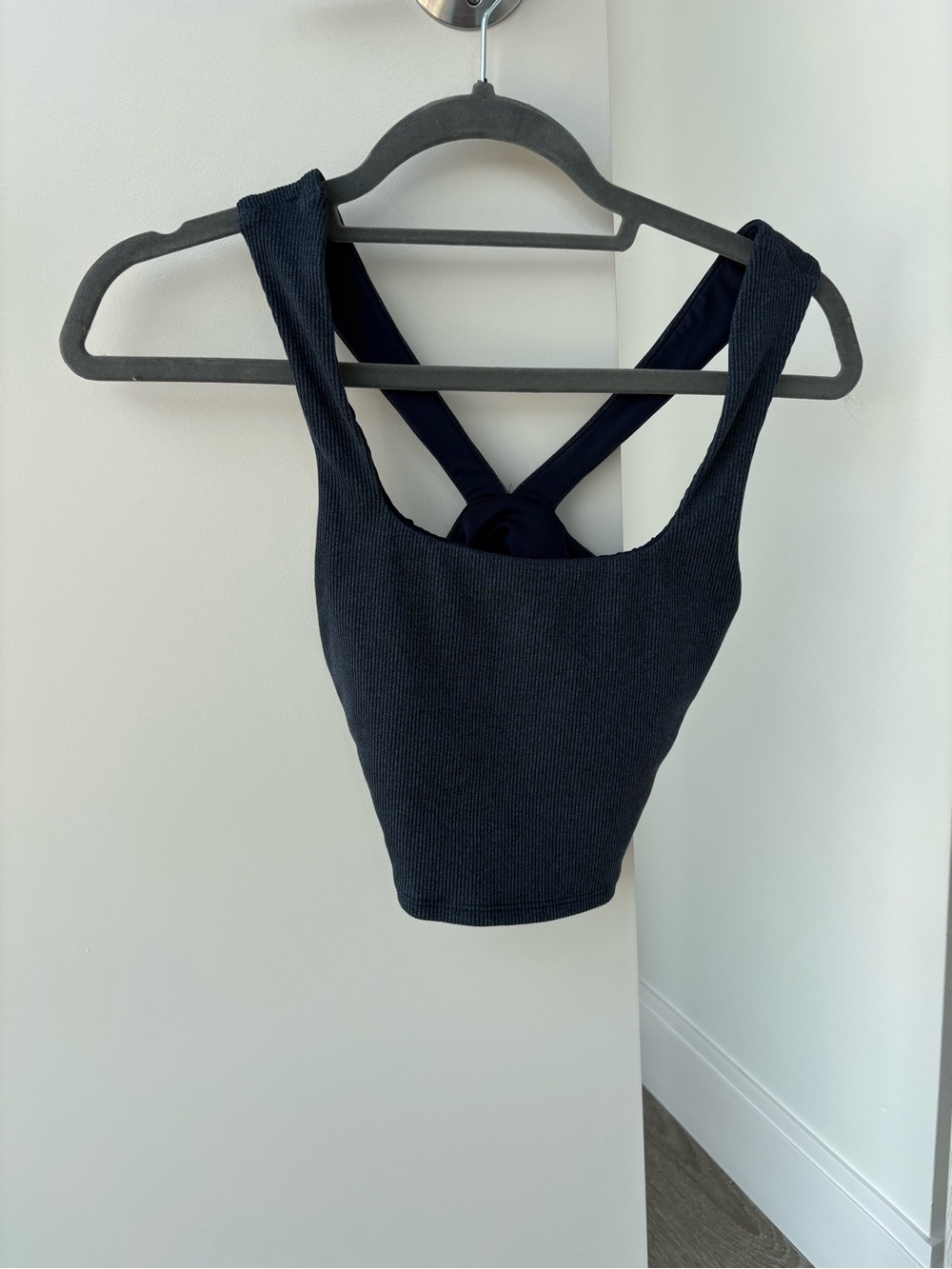 ALO Yoga Ribbed Cross-Back Crop Tank - Black